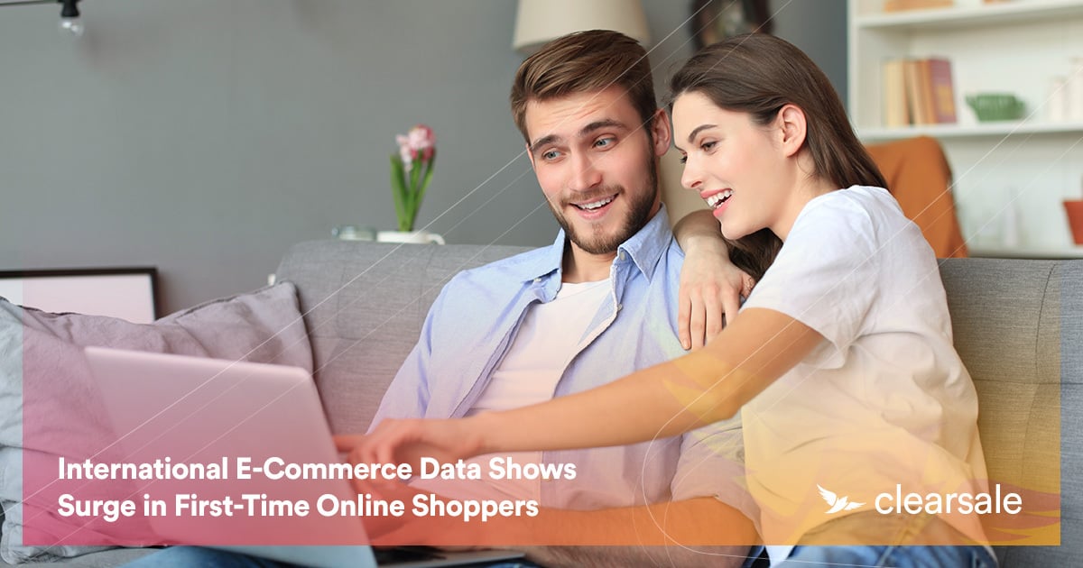 Image of a couple shopping and a text that says: 